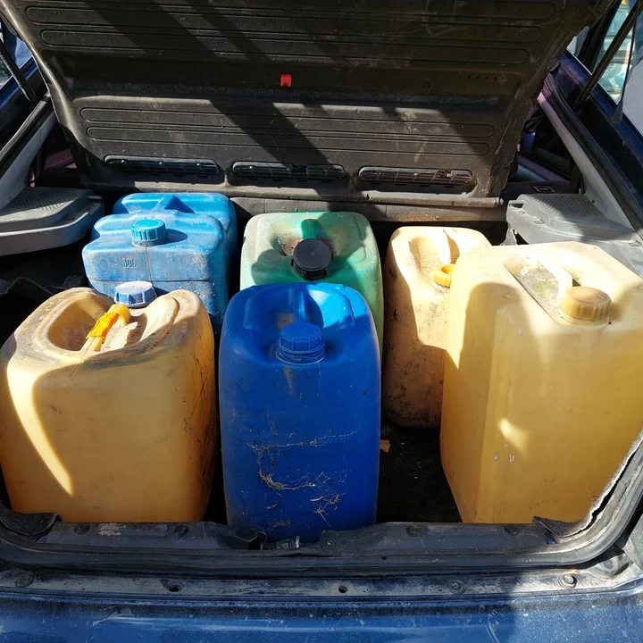 Seryjni włamywacze-recydywiści zatrzymani w Białej Podlaskiej. Podejrzani o kradzież 26 hulajnóg i paliwa za 100 tys. zł