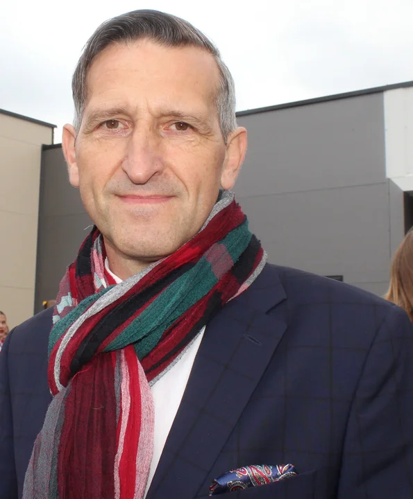 Osiedlowy dom kultury jako bliźniak żłobka „Smykolas”